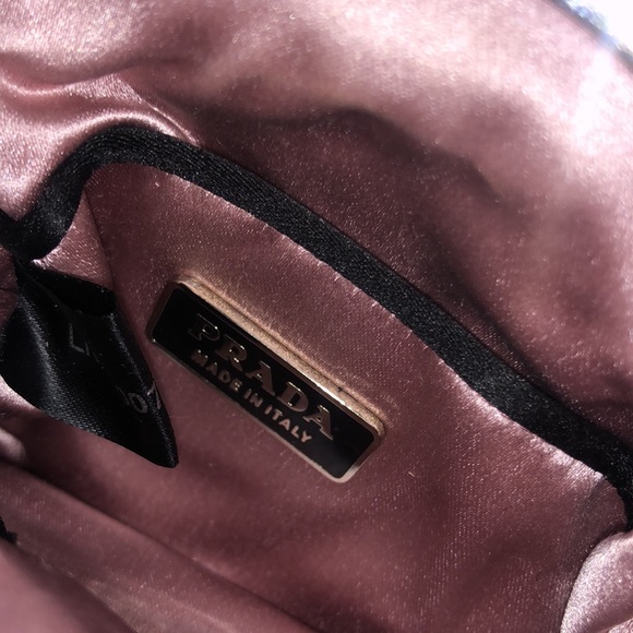 Authentic vintage PRADA bag only worn once - Picture 2 of 3
